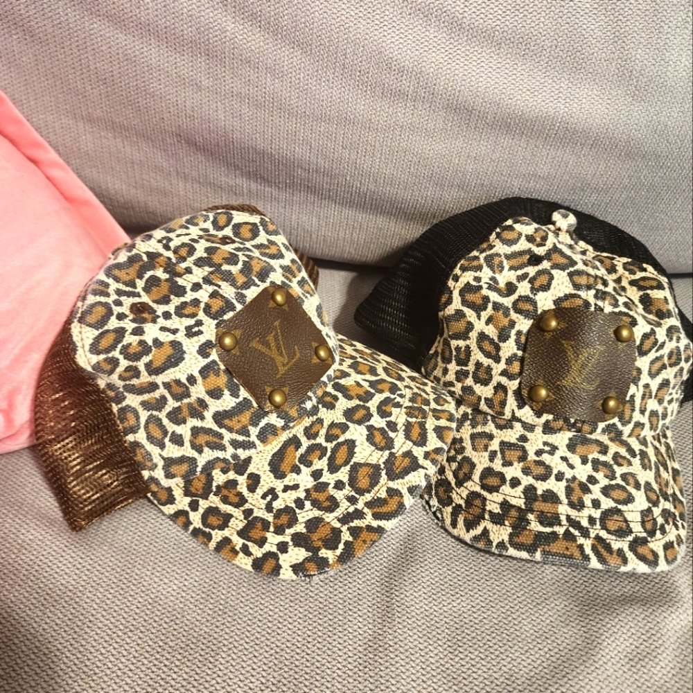 Leopard Print LV Cap Set
